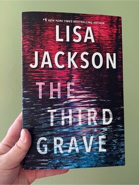 📚 4/25$ 📚 Lisa Jackson "The Third Grave" Paperback  Thriller Book